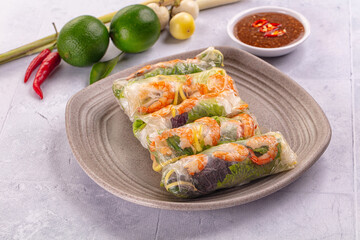 Vietnamese spring roll with prawn
