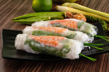 Vietnamese spring roll with prawn