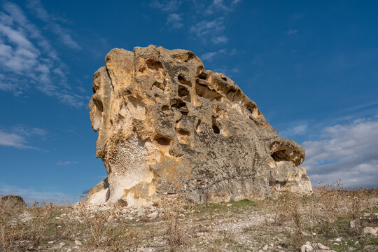 Avdalaz Castle, located in the Phrygian (Frig) Valley in the village of Ayazini in the İhsaniye district of Afyonkarahisar