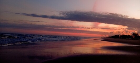 Obraz premium sunset over the beach