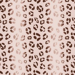 Obraz premium Seamless leopard print pattern with soft pink background and subtle gradient for fashion and textile design