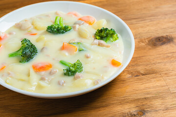 鶏肉のクリームシチュー