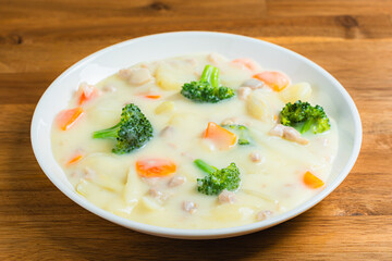 鶏肉のクリームシチュー