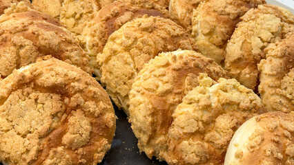 Korean Streusel Bun soboro bread