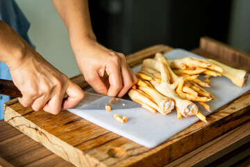 Food with collagen, chicken feet, recipe 