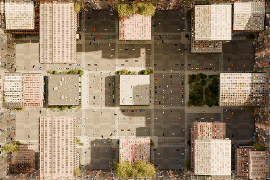 3D overhead city cube grid layout with dense traffic