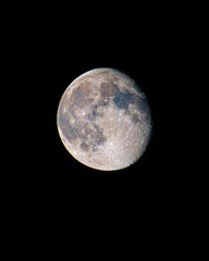 Lua com as suas cores