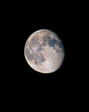 Lua com as suas cores