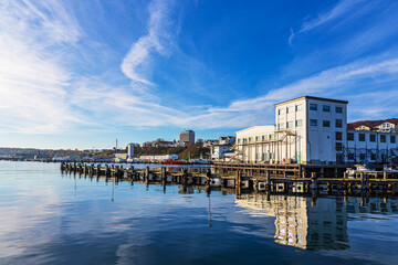 Blick auf den Hafen der Stadt Sassnitz auf der Insel Rügen