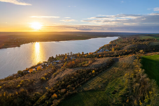 Sonnenuntergang am Campingplatz am Ufer des S&uuml;&szlig;en See