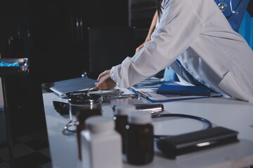 Doctors are meeting at the hospital to discuss treatment options and share experiences with colleagues.