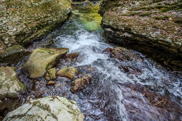 Over millions of years, the Orfento River (in the municipality of Caramanico Terme) has carved out a narrow gorge now covered by dense riparian vegetation featuring willows, ferns, and mosses.