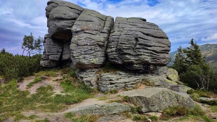 Skały w g&oacute;rach 