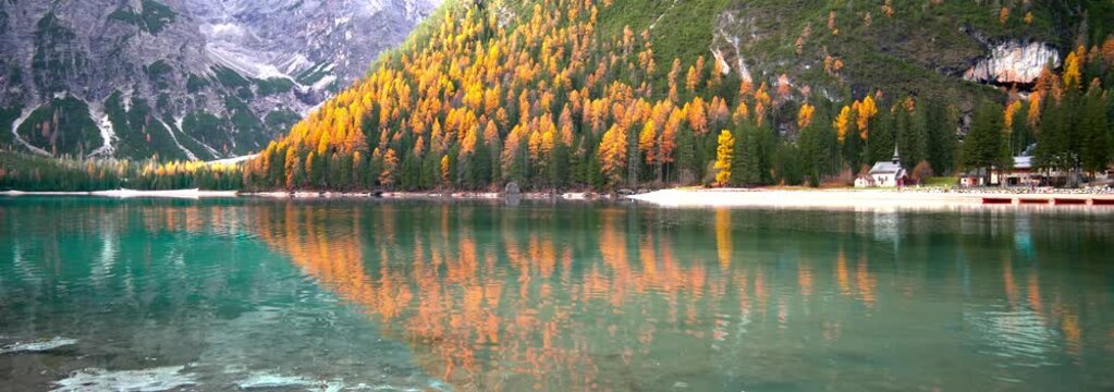  Anamorphic Lens - Fantastic autumn landscape at Lake Braies