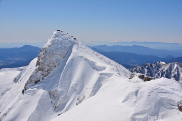 雪の谷川岳山頂