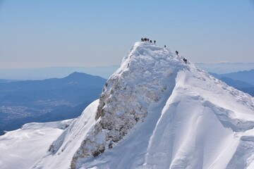 雪の谷川岳山頂