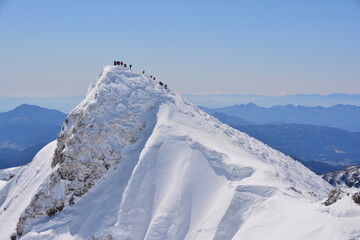 雪の谷川岳山頂