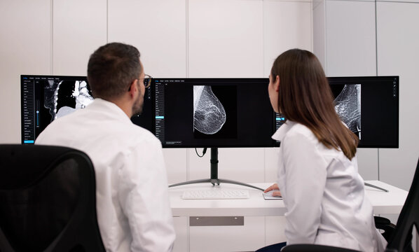 Doctor Uses Imaging Technology