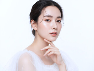 アジア系 若い女性のうるおい肌・スキンケアイメージ