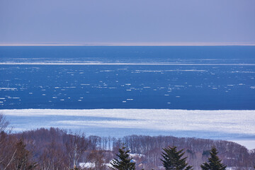 北海道　天都山からのオホーツク海の流氷  © osap1111