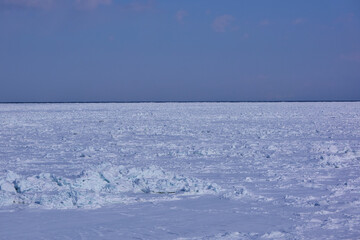 北海道　浜小清水からの流氷  © osap1111