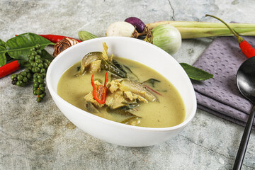 Thai green chicken curry with coconut