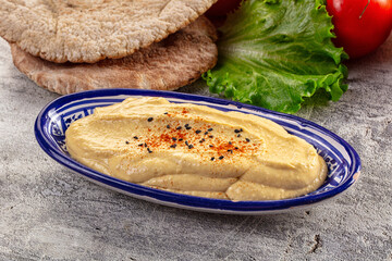 Arabic chickpea hummus with pita