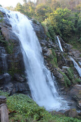 Obraz premium mae ya waterfall - doi inthanon national park - thailand