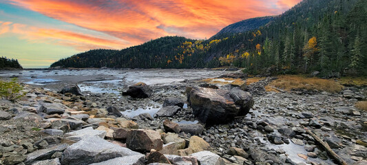 Baie des rochers à Saint Siméon, Québec, Canada © Brad Pict