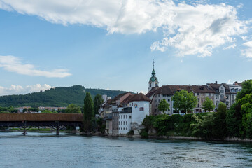 Fototapeta premium Vue panoramique d’Olten et de la rivière Aar
