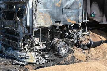 Ausgebrannter Lastwagen