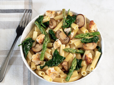 ziti  with spinach,  chicken and asparagus