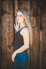 Fototapeta premium Junge Frau, blond, lange Haare