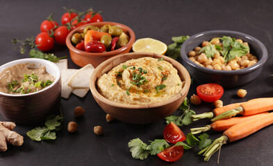 vegetables with hummus