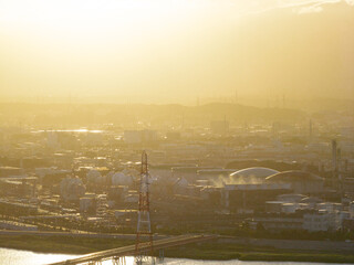 磯津海岸から見た四日市コンビナート（ドローンによる空撮）