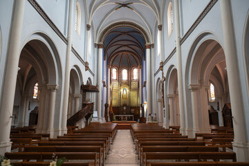 Explore the peaceful interior of Basilique Notre-Dame-de-Buglose in Saint-Vincent-de-Paul, Landes.