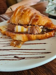 croissant paleta magnun