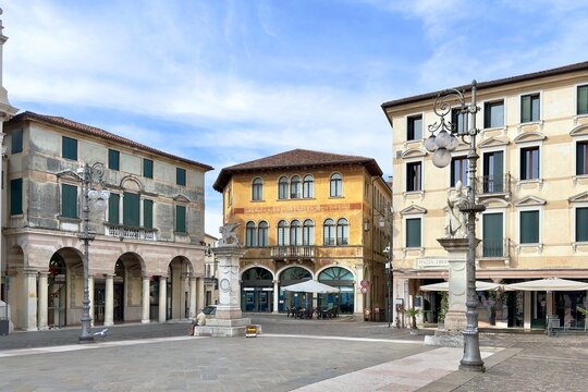 piazza libert&agrave; bassano del grappa italia