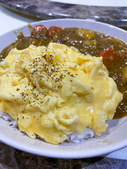 Delicious Rice Bowl with Scrambled Eggs and Curry Sauce