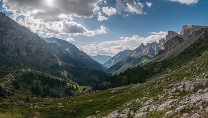 Obraz premium Mountain Range in the Pyrenees, showcasing seasonal change