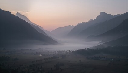 Obraz premium The valley enveloped in morning fog, seasonal change