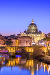 Fototapeta premium St. Peter's Basilica in Vatican City with the Tiber River passing through Rome, Italy 1277