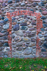 Strzelce Krajeńskie – ceglana konstrukcja zamurowanego przejścia w średniowiecznych murach miejskich. © Pol Badger