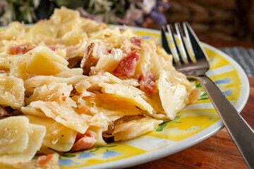 Pasta with sauerkraut and bacon.