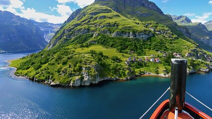 Norwegens Fjorde im Sommer