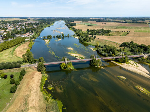 Photo a&eacute;rienne de Meung-sur-Loire. Aerial photo of Meung-sur-Loire.
