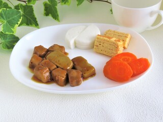 おいしそうで食べやすいムースの介護食