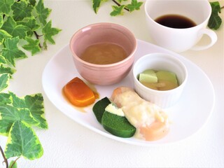 おいしそうで食べやすいムースの介護食