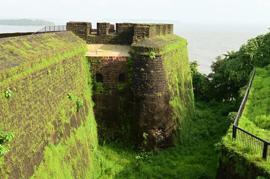 Aguada Fort is a built in 1612 along with a lighthouse, located on Sinquerim Beach in Goa, India, overlooking the Arabian Sea. The fort is a major tourist attraction.