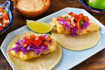 タコス・デ・ぺスカード・エスティーロ・エンセナーダ (エンセナダ）　Tacos de pescado estilo ensenada (Ensenada Style Fish Tacos, Baja Fish Tacos, Ensenada fish tacos)
